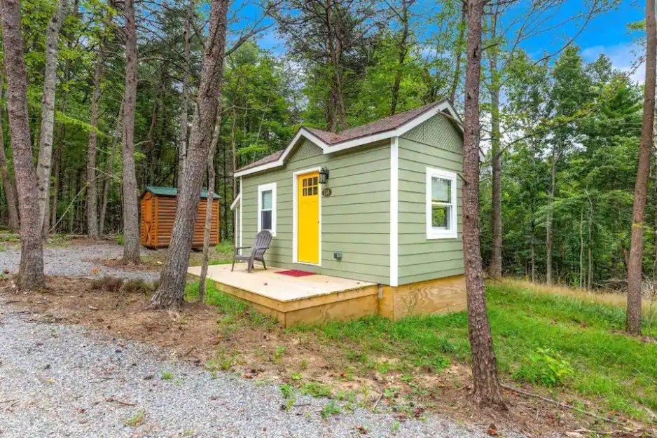 11 Tiny Houses in Virginia You Can Rent on Airbnb in 2021! - Dream Big Live  Tiny Co.