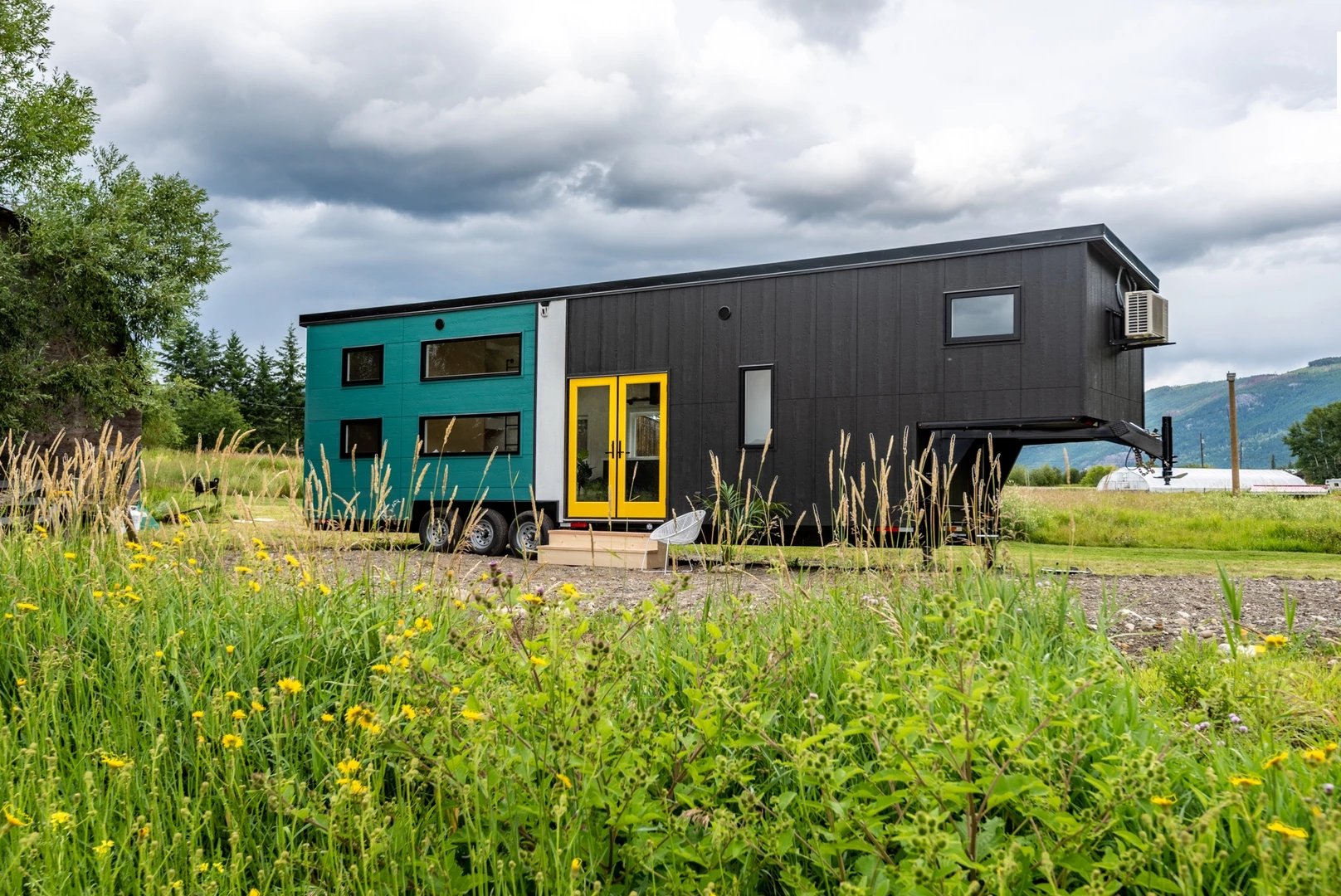Creative Modern Tiny Homes On Wheels 