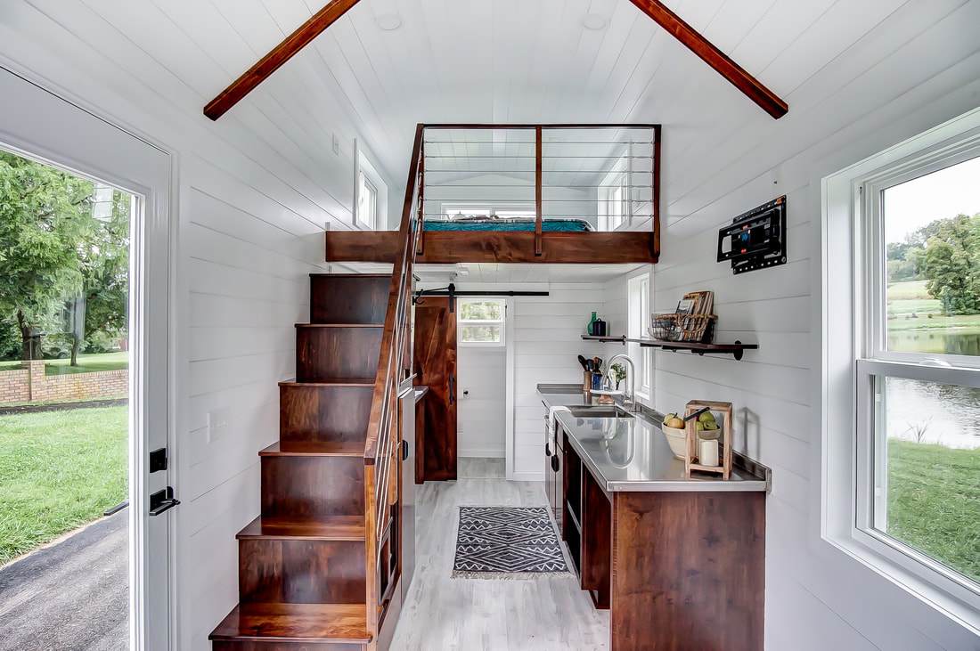 New Modern Tiny House On Wheels for Simple Design
