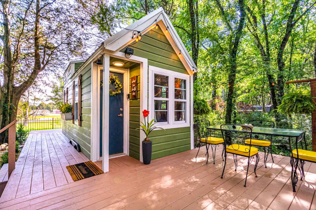 20 Tiny Houses in Alabama For Rent on Airbnb & VRBO!