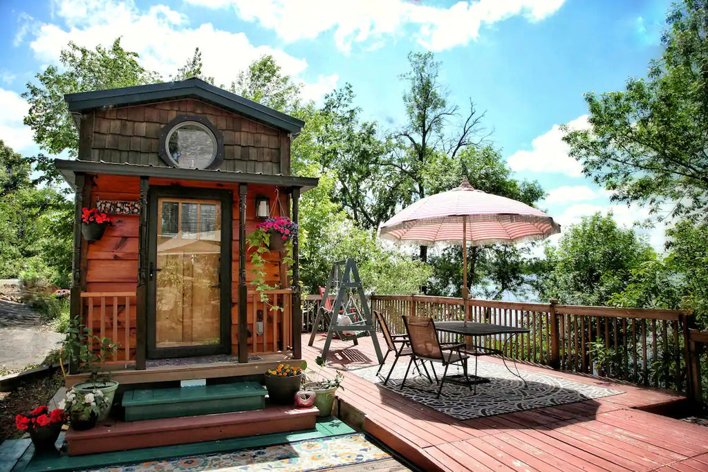 20 Tiny Houses in Minnesota For Rent on Airbnb & VRBO!