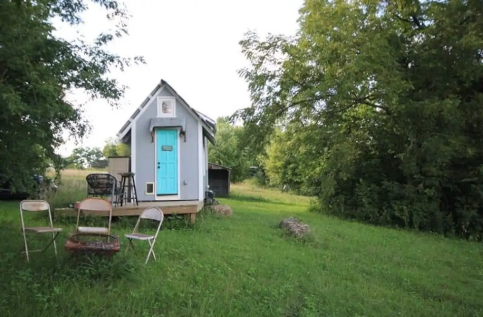 12 Tiny Houses in Missouri You Can Rent on Airbnb in 2020!