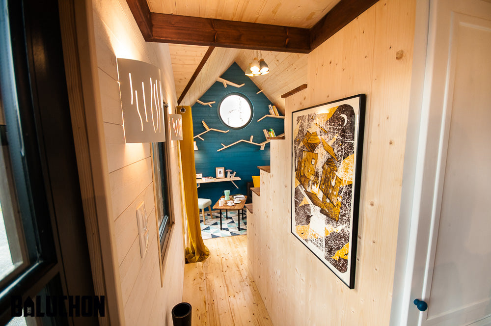 Quaint “Essen’Ciel” Tiny Home on Wheels by Tiny House Baluchon