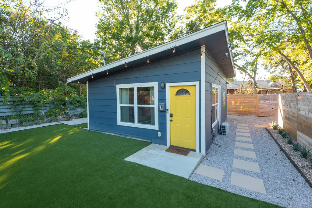 25 Tiny Houses in Texas For Rent on Airbnb & VRBO!