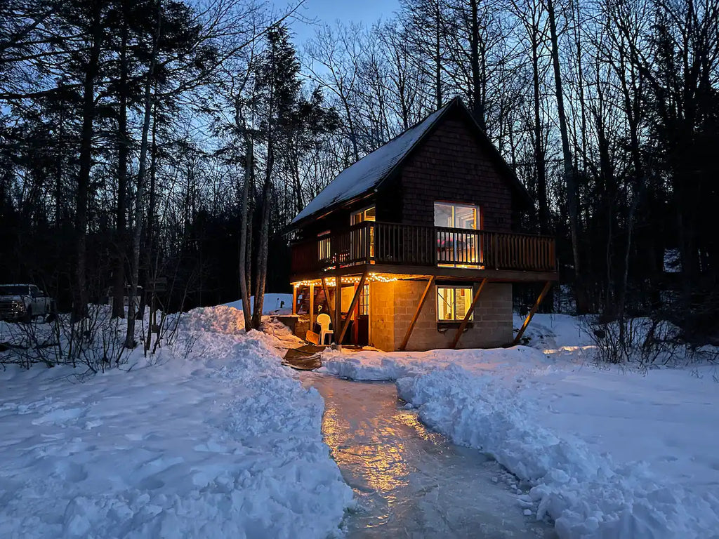 18 Tiny Houses in New Hampshire For Rent on Airbnb & VRBO!