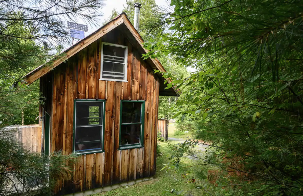 19 Tiny Houses in Vermont You Can Rent on Airbnb in 2020!