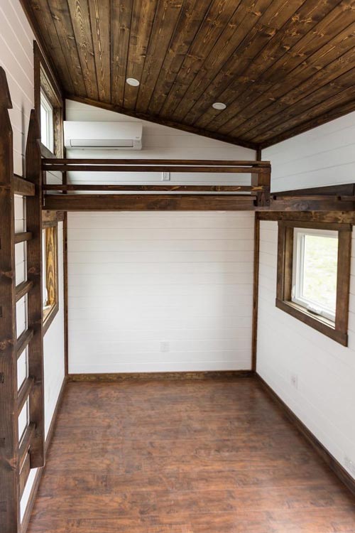 24’ “Outlander” Tiny Home on Wheels by Tiny House Chattanooga