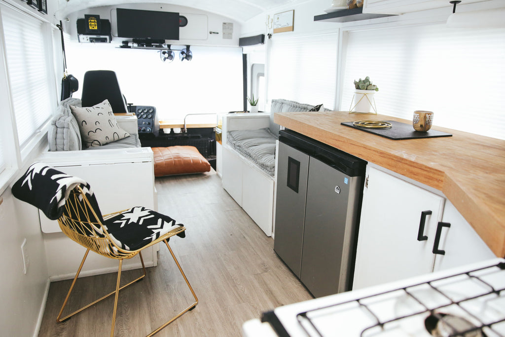 Family of 6 Living Full-Time in a 250-sqft Converted School Bus—The Mayes Team!