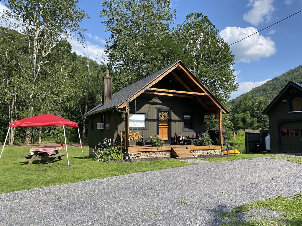20 Tiny Houses in Pennsylvania For Rent on Airbnb & VRBO!