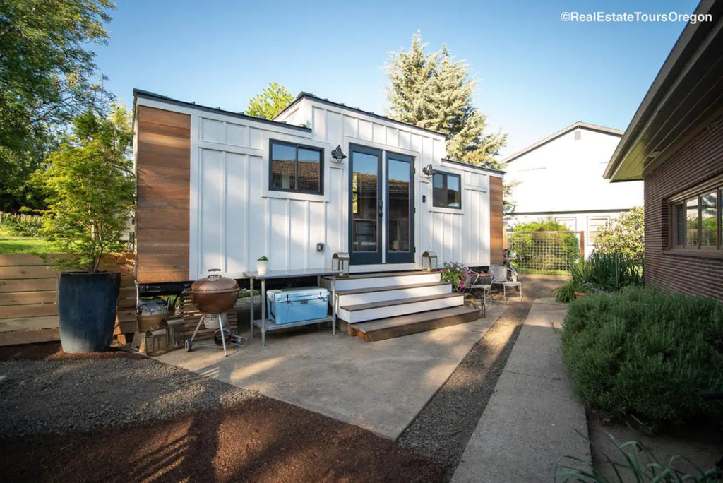 20 Tiny Houses in Oregon For Rent on Airbnb & VRBO!