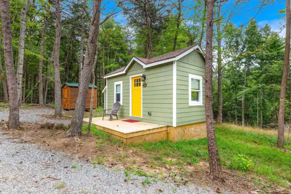 11 Tiny Houses in Virginia You Can Rent on Airbnb in 2020!