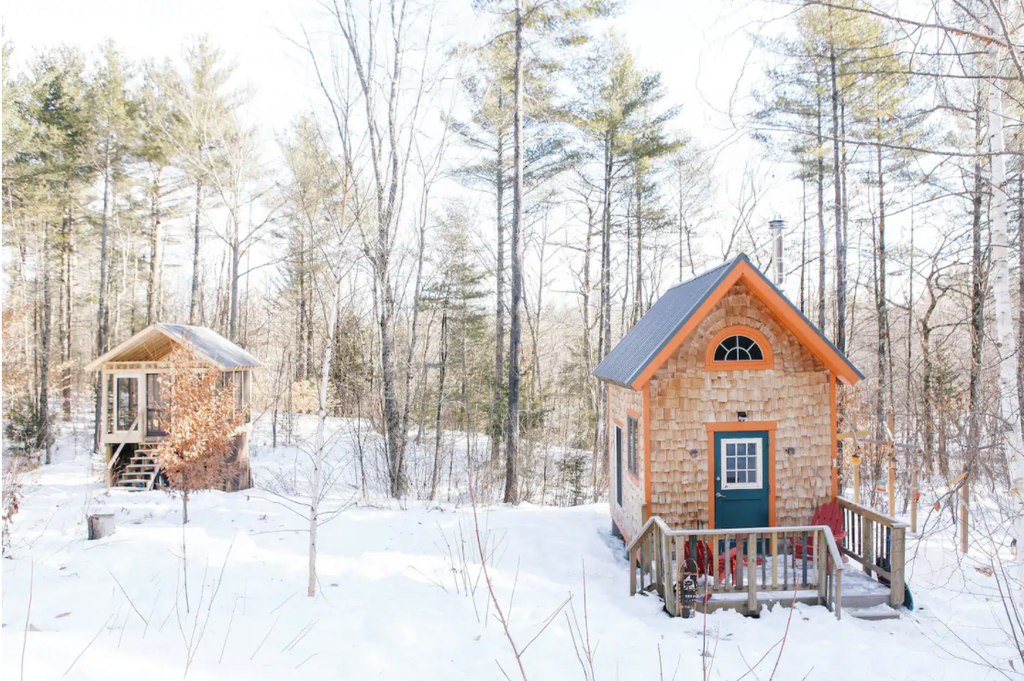 12 Tiny Houses in Maine You Can Rent on Airbnb in 2020!