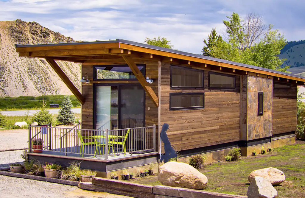 15 Tiny Houses in Idaho You Can Rent on Airbnb in 2020!