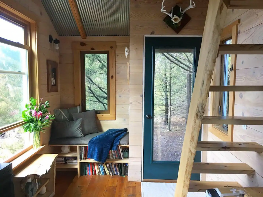 7 Tiny Houses in Kansas You Can Rent on Airbnb in 2020!