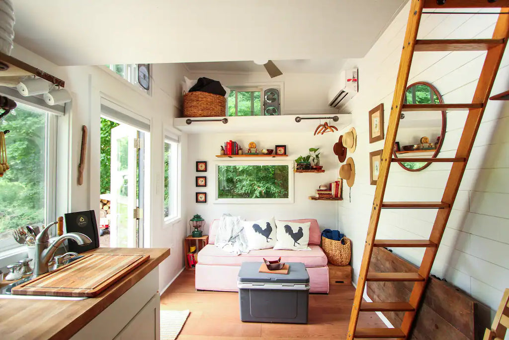 22 Tiny Houses in New York For Rent on Airbnb & VRBO!