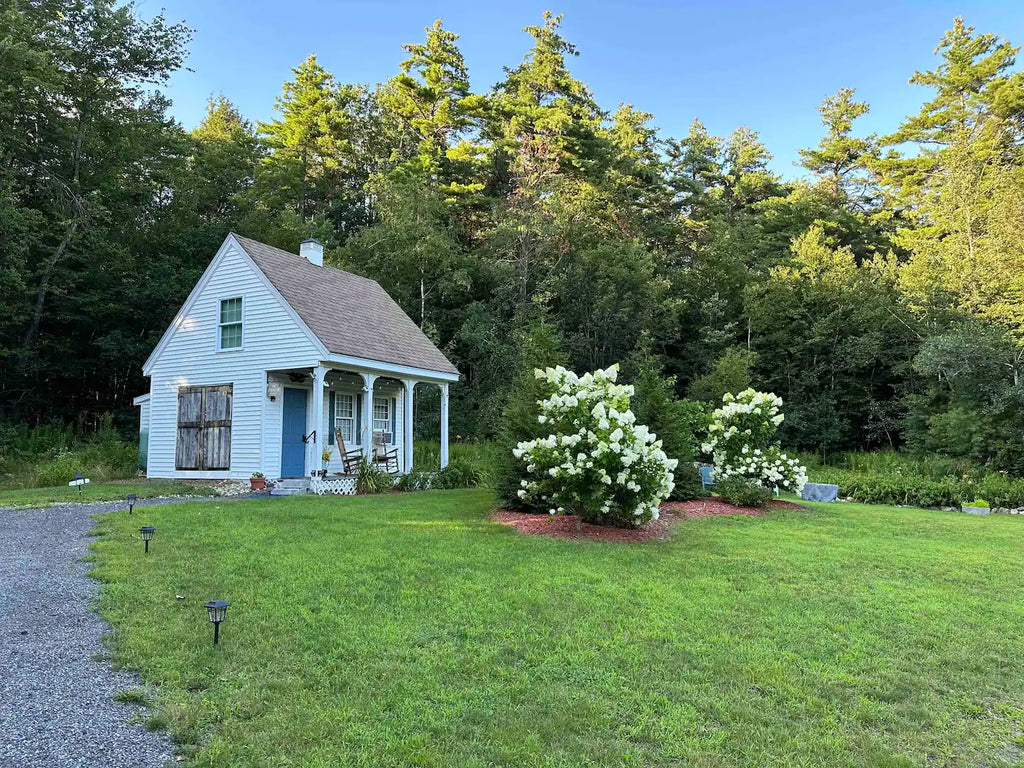 18 Tiny Houses in New Hampshire For Rent on Airbnb & VRBO!