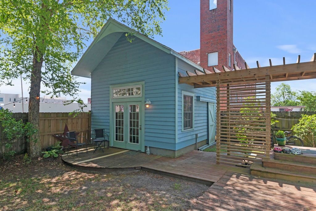 26 Tiny Houses in North Carolina For Rent on Airbnb & Vrbo!