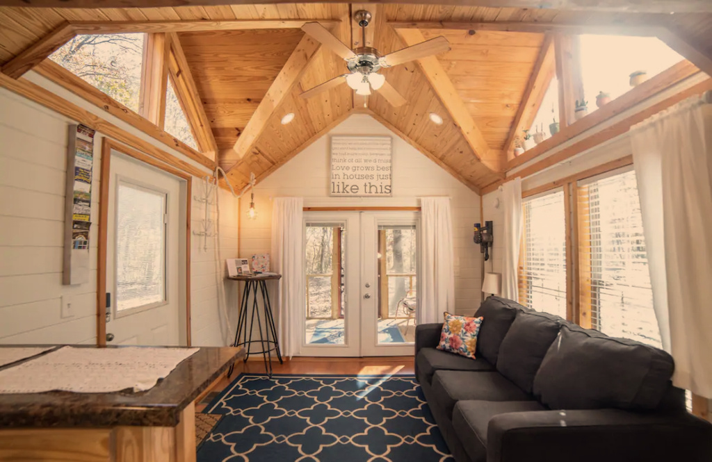 10 Tiny Houses in Arkansas You Can Rent on Airbnb in 2020!