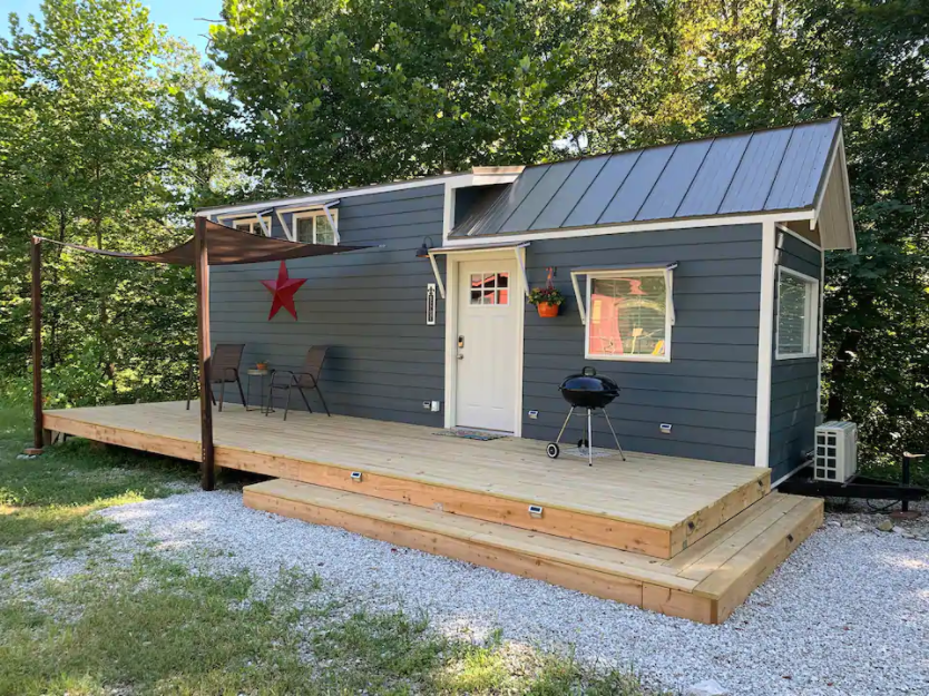 12 Tiny Houses in Missouri You Can Rent on Airbnb in 2020!