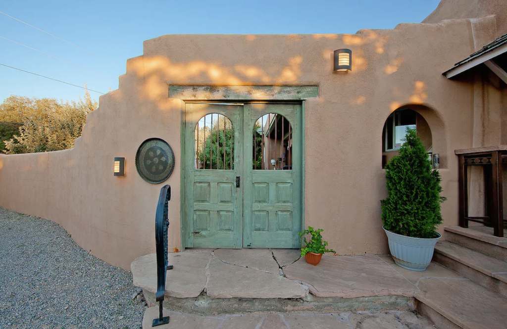 10 Tiny Houses in New Mexico You Can Rent on Airbnb in 2020!