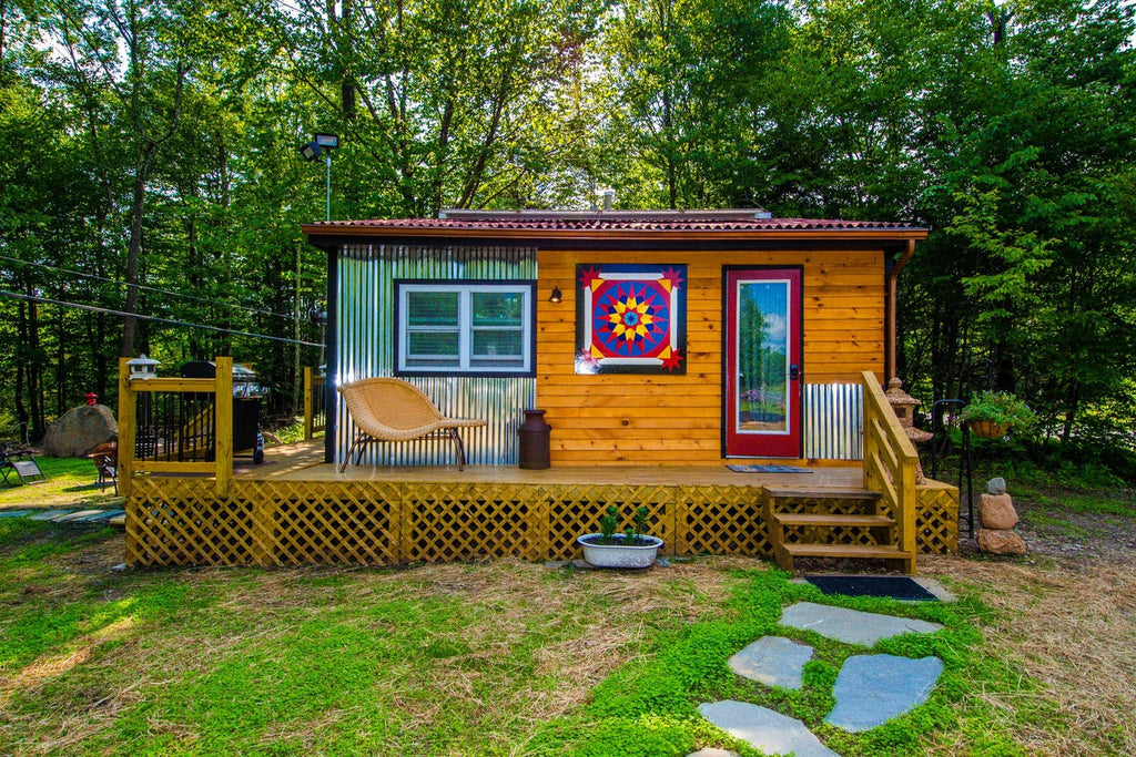 22 Tiny Houses in New York For Rent on Airbnb & VRBO!