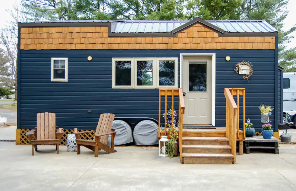 12 Tiny Houses in Wisconsin You Can Rent on Airbnb in 2020!