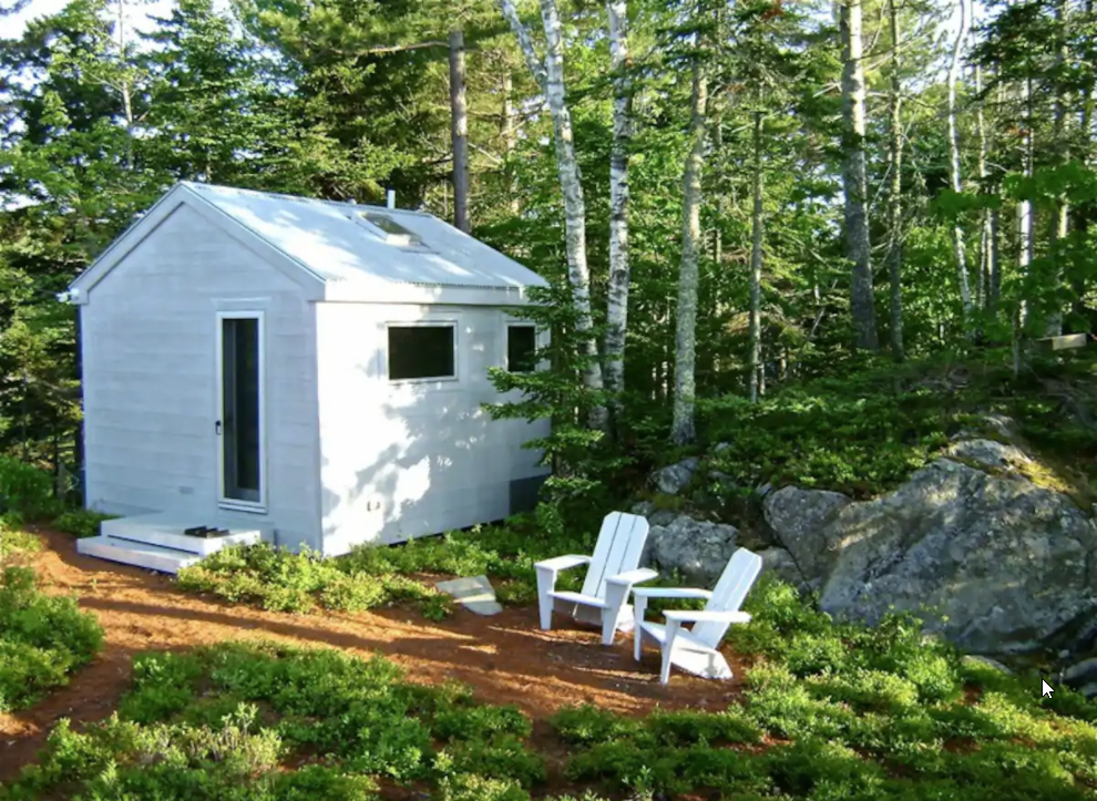 12 Tiny Houses in Maine You Can Rent on Airbnb in 2020!