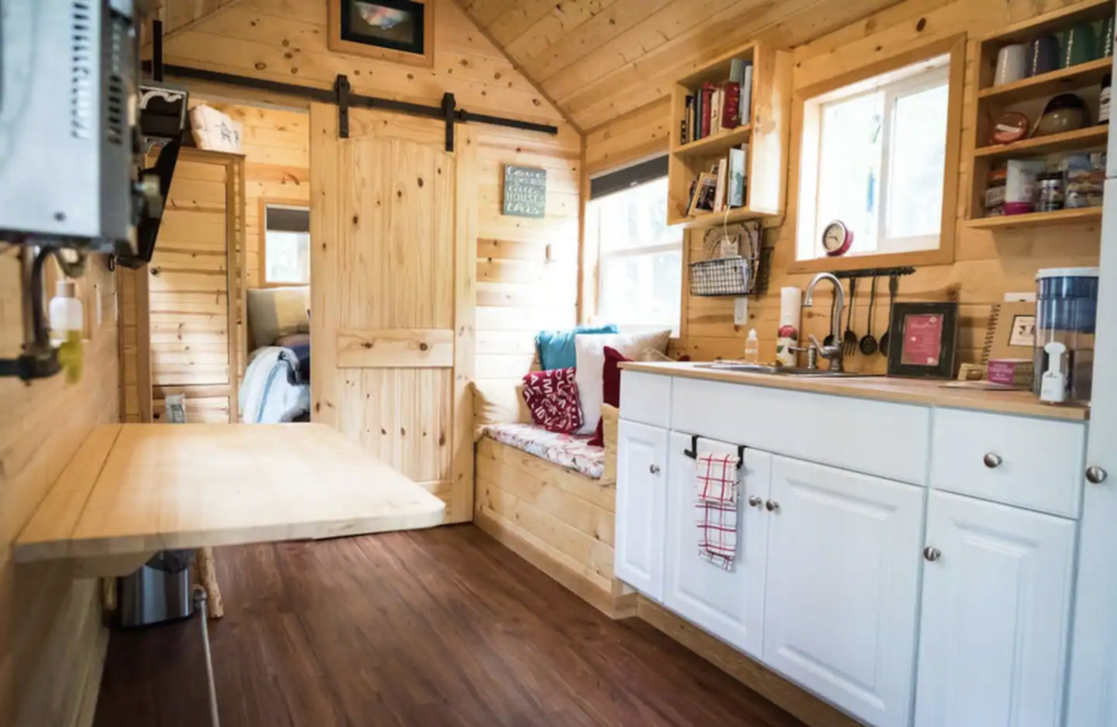 15 Tiny Houses in Alaska You Can Rent on Airbnb in 2020!