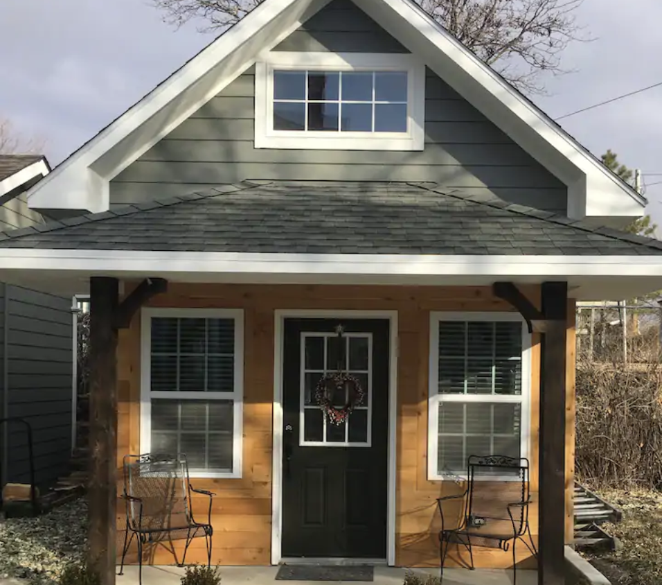 7 Tiny Houses in Kansas You Can Rent on Airbnb in 2020!