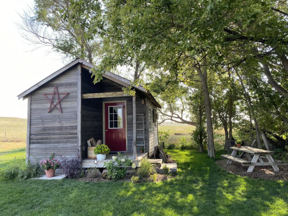 7 Tiny Houses in Nebraska You Can Rent on Airbnb in 2020!