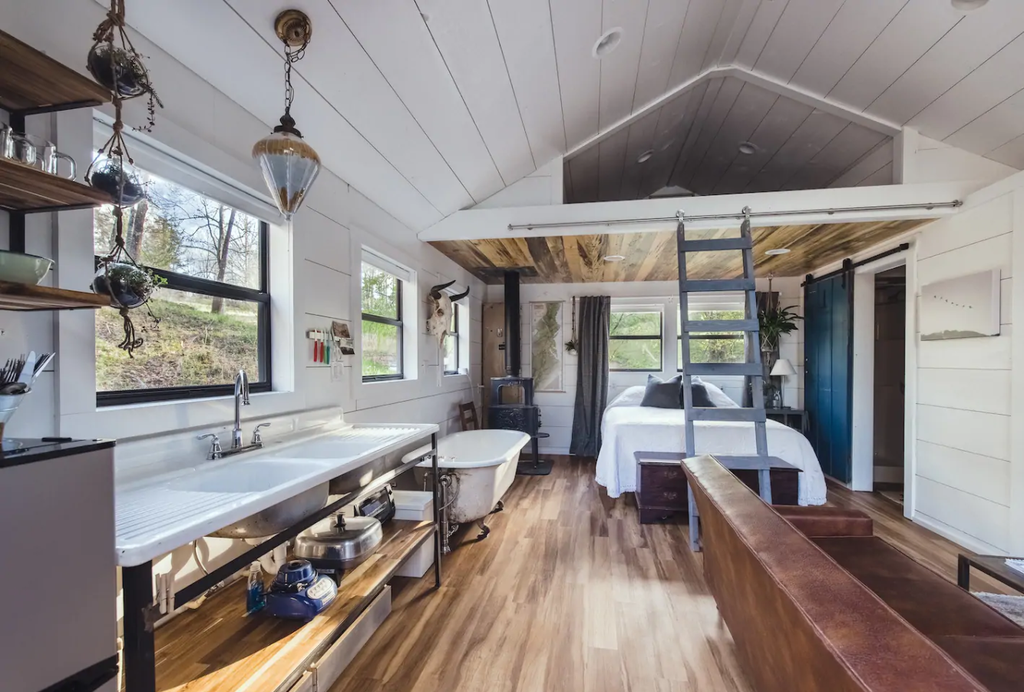 26 Tiny Houses in North Carolina For Rent on Airbnb & Vrbo!