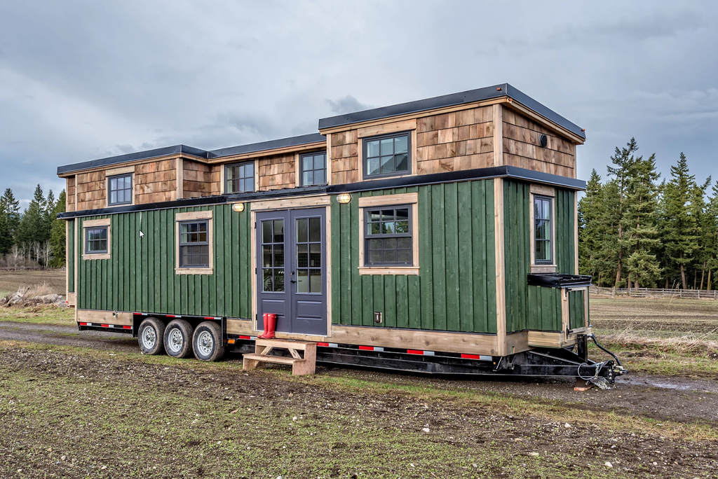 34’ “West Coast” Tiny House for a Family of Four by Summit Tiny Homes