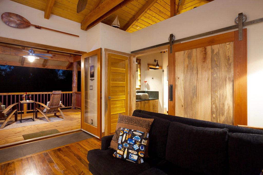 760 sq ft Hawaiian Cottage Kailua Kona - Living Room