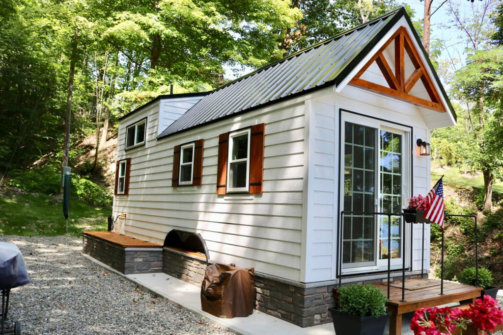 22 Tiny Houses in New York For Rent on Airbnb & VRBO!