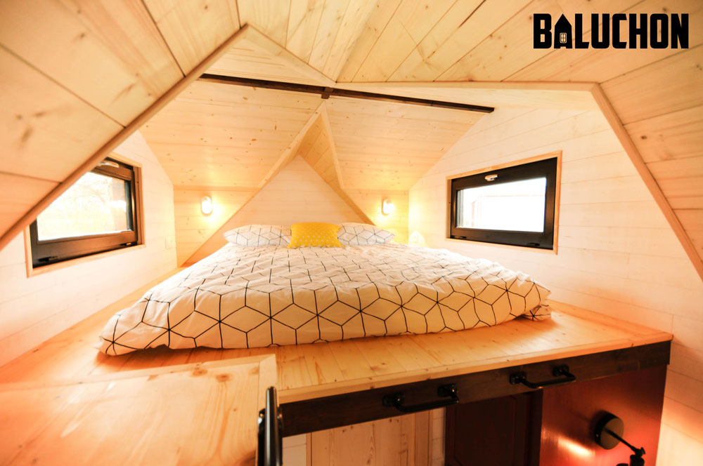 21’ “Calypso” Tiny Home on Wheels by Tiny House Baluchon