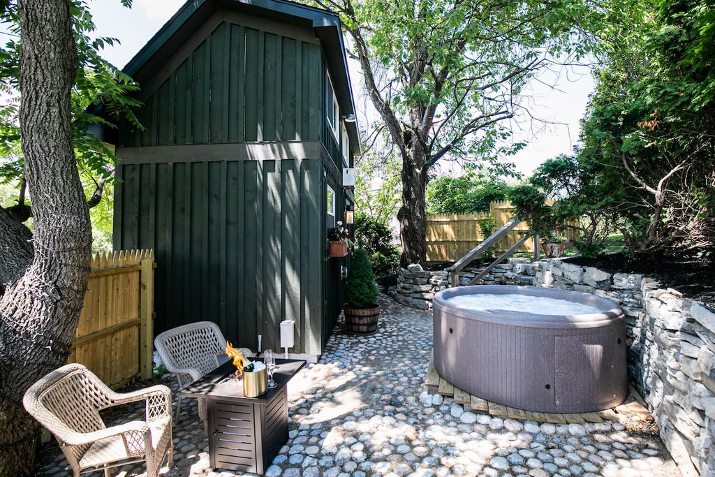 22 Tiny Houses in New York For Rent on Airbnb & VRBO!