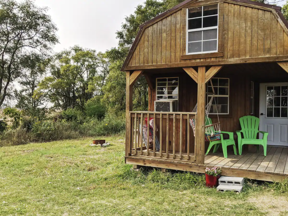 7 Tiny Houses in Nebraska You Can Rent on Airbnb in 2020!