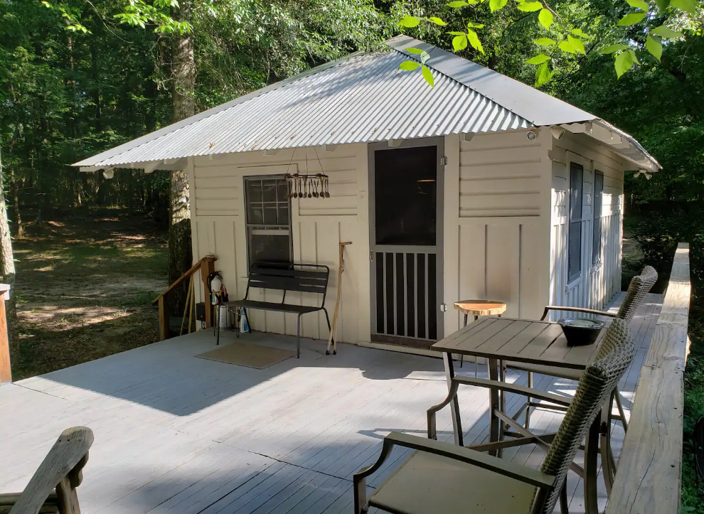 9 Tiny Houses in Mississippi You Can Rent on Airbnb in 2020!