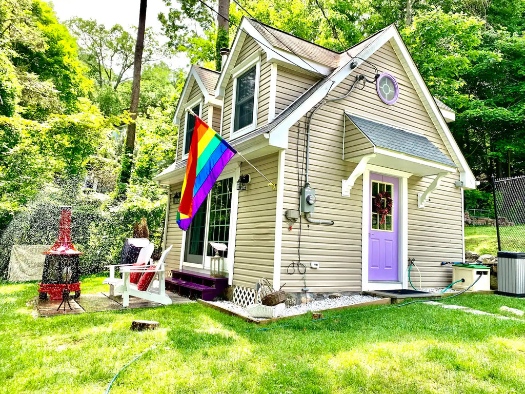 22 Tiny Houses in New York For Rent on Airbnb & VRBO!