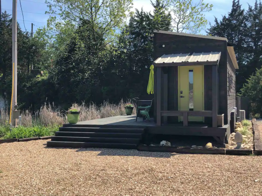 12 Tiny Houses in Missouri You Can Rent on Airbnb in 2020!