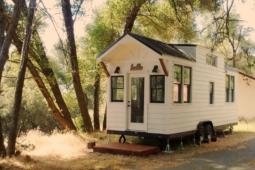 20 Tiny Houses in California You Can Rent on Airbnb in 2020!