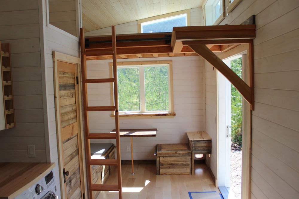 The “Winter Wonderland”—A 38’ Gooseneck Tiny House built by Nelson Tiny Houses