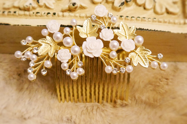 gold and pearl hair comb