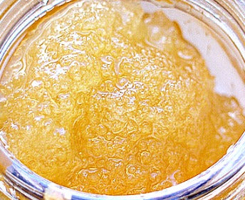 Rå organisk kristalliserad honung