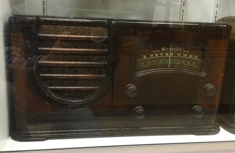 1930's Serenader Wooden Radio