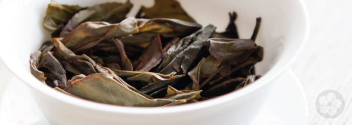 phoenix oolong leaves are extremely flavorful and aromatic, but can also be astringent.