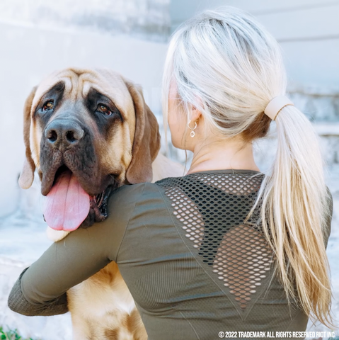 PONY-O bendable hair ties are so easy to use, you'll have more time to spend with your best friend.