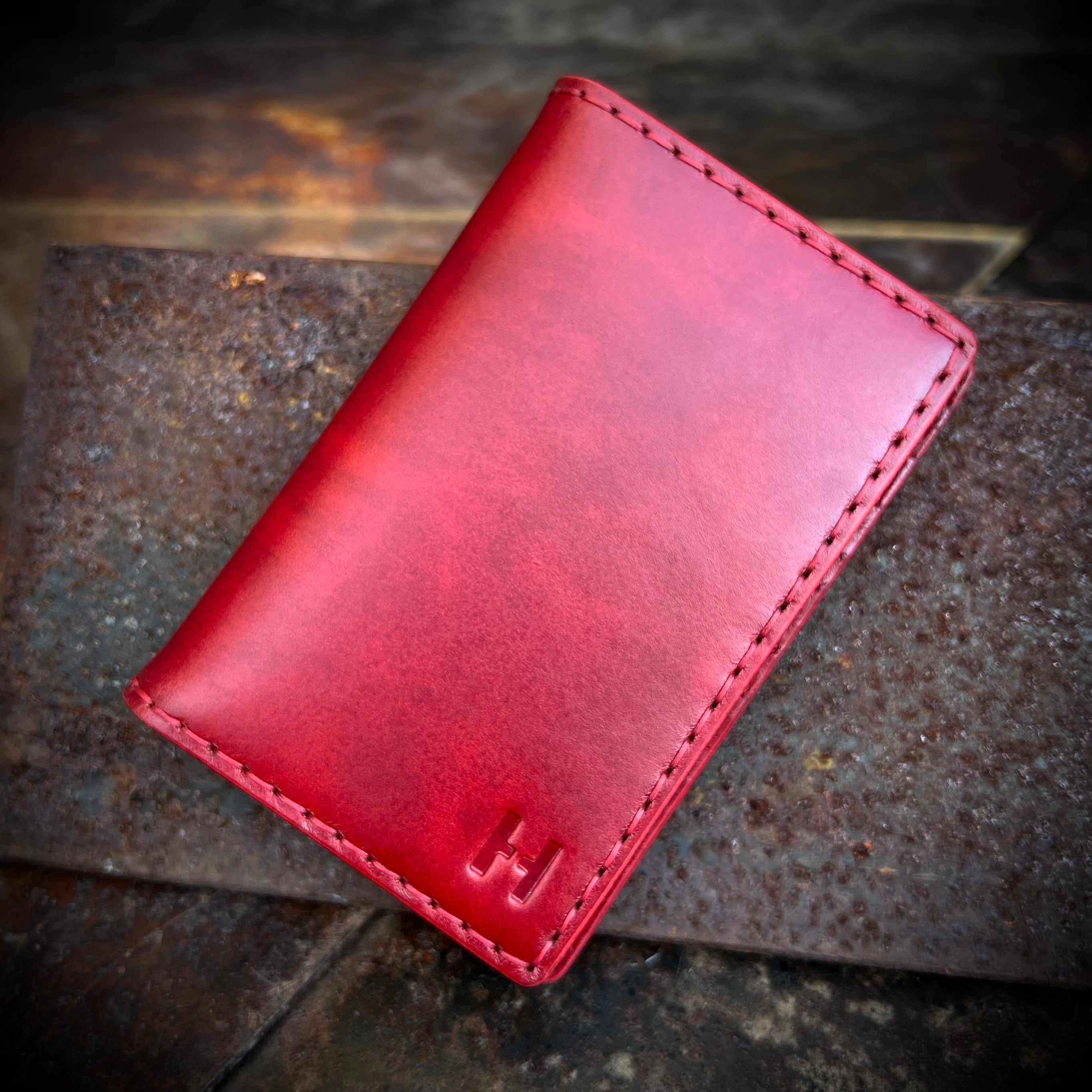 H I X . M O D E L V . CANDY RED.