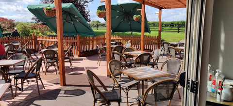 outdoor dining at Mullingar Pewter