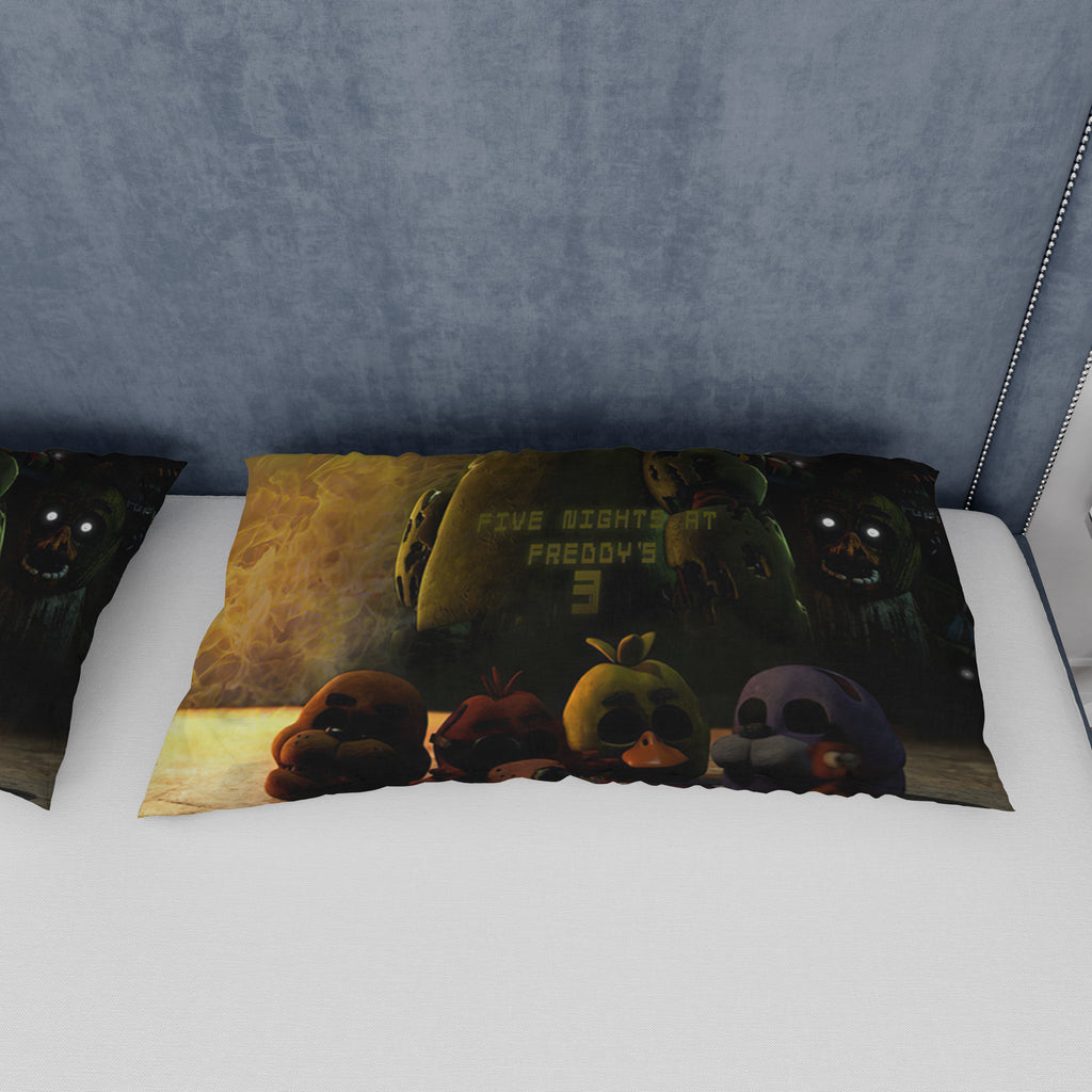 This FNaF Bedding Set features a bold and eye-catching design of Freddy Fazbear from FNaF 3. Made with comfortable and breathable materials, this quilt set is perfect for any fan of the popular game franchise. Elevate your bedroom decor while staying cozy and well-rested with this soft bedding set.